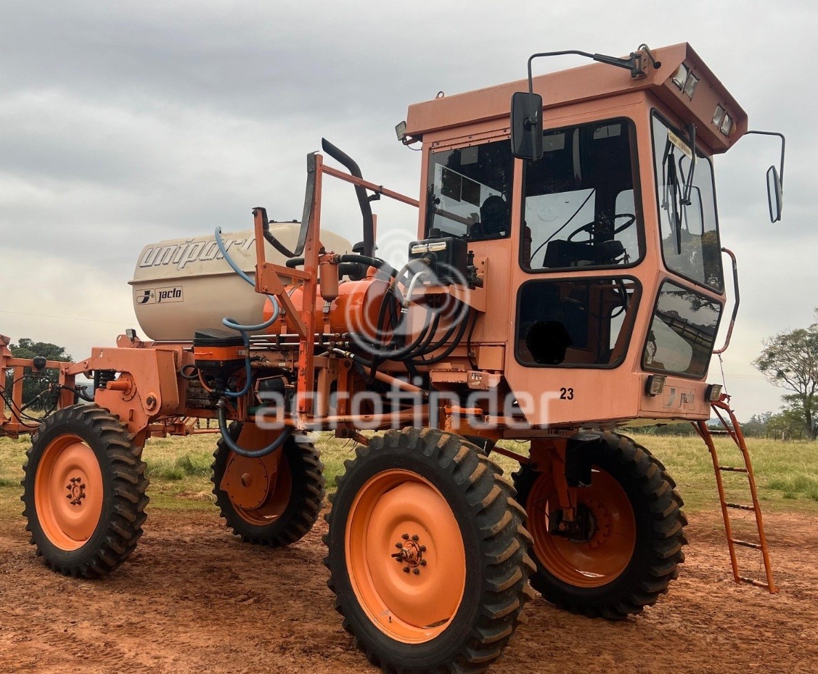 Pulverizador Autopropelido Jacto UNIPORT 2000 ano 2004