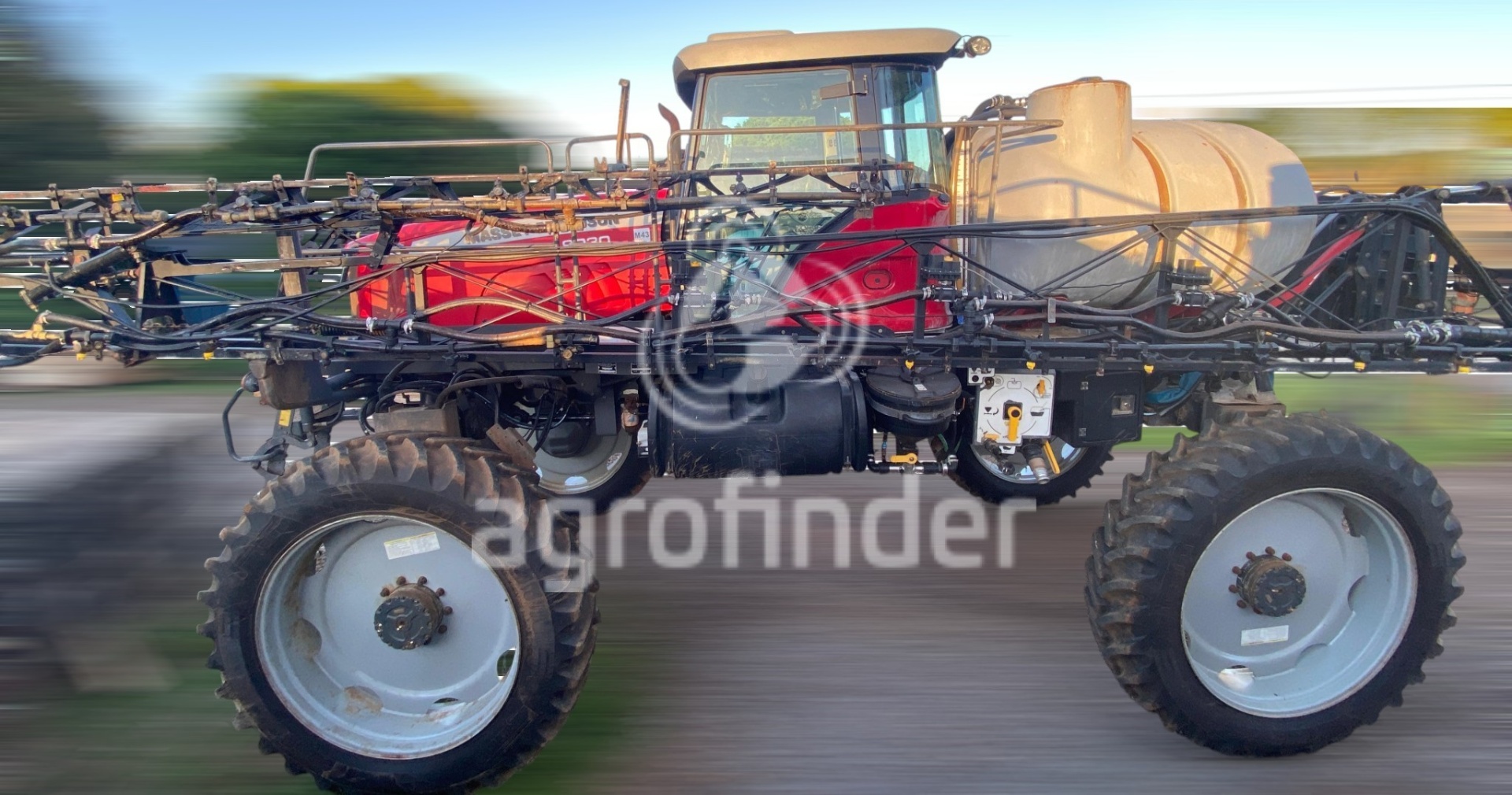 Pulverizador Autopropelido Massey Ferguson MF 9030 ano 2015