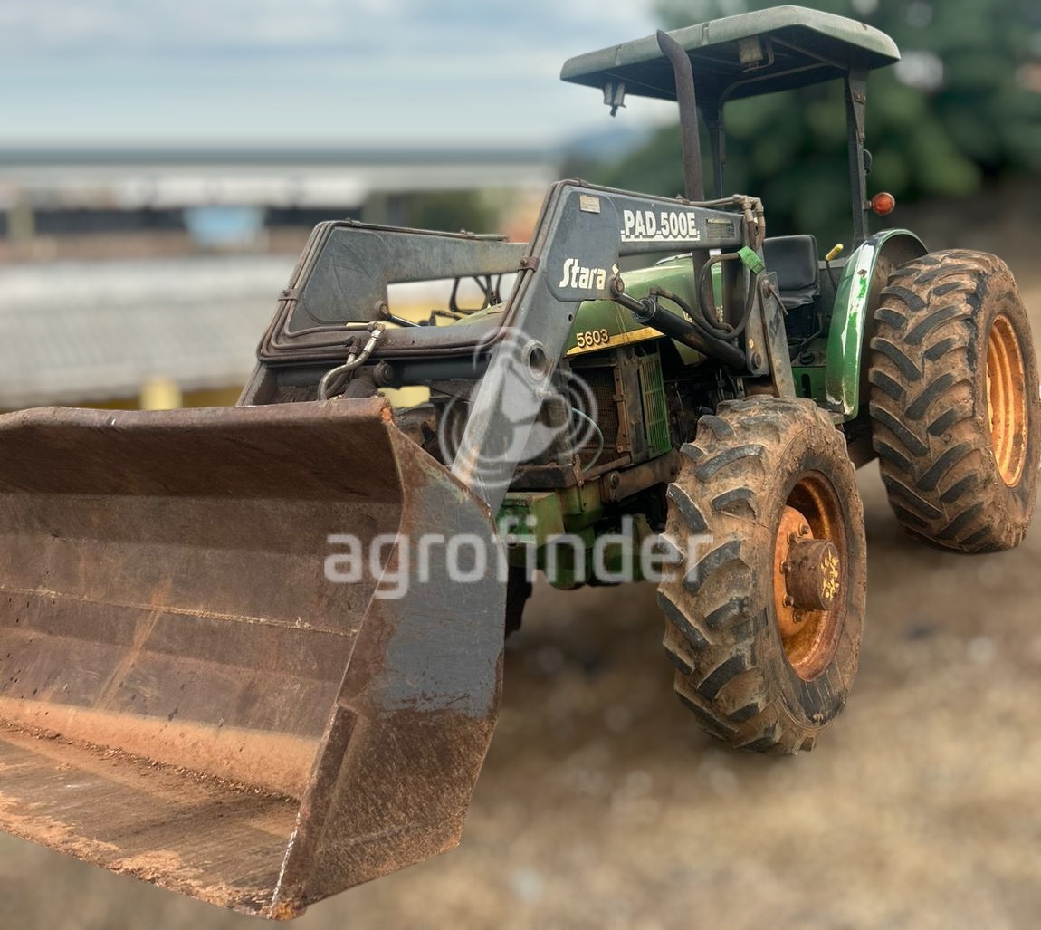 Trator John Deere 5603 ano 2008