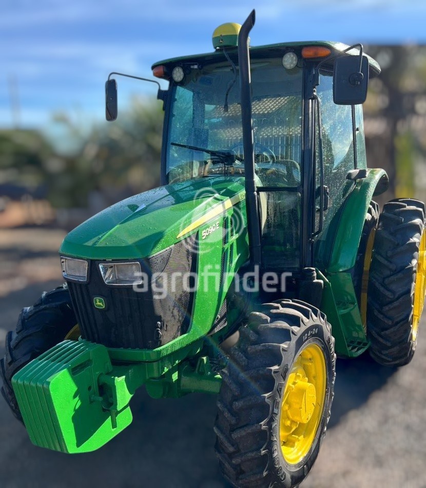 Trator John Deere 5090E ano 2021 - 5090E - Máquinas Agrícolas