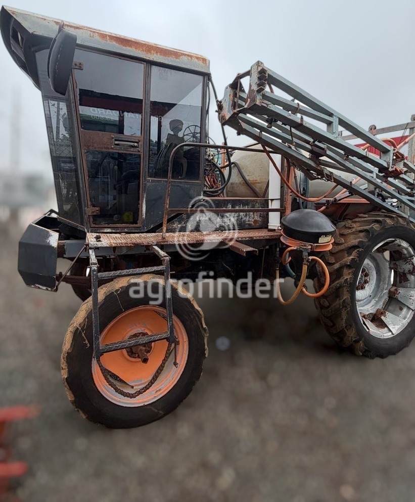 Pulverizador Autopropelido Jacto Columbia AD 18 ano 2005 - Columbia AD 18 - Máquinas Agrícolas