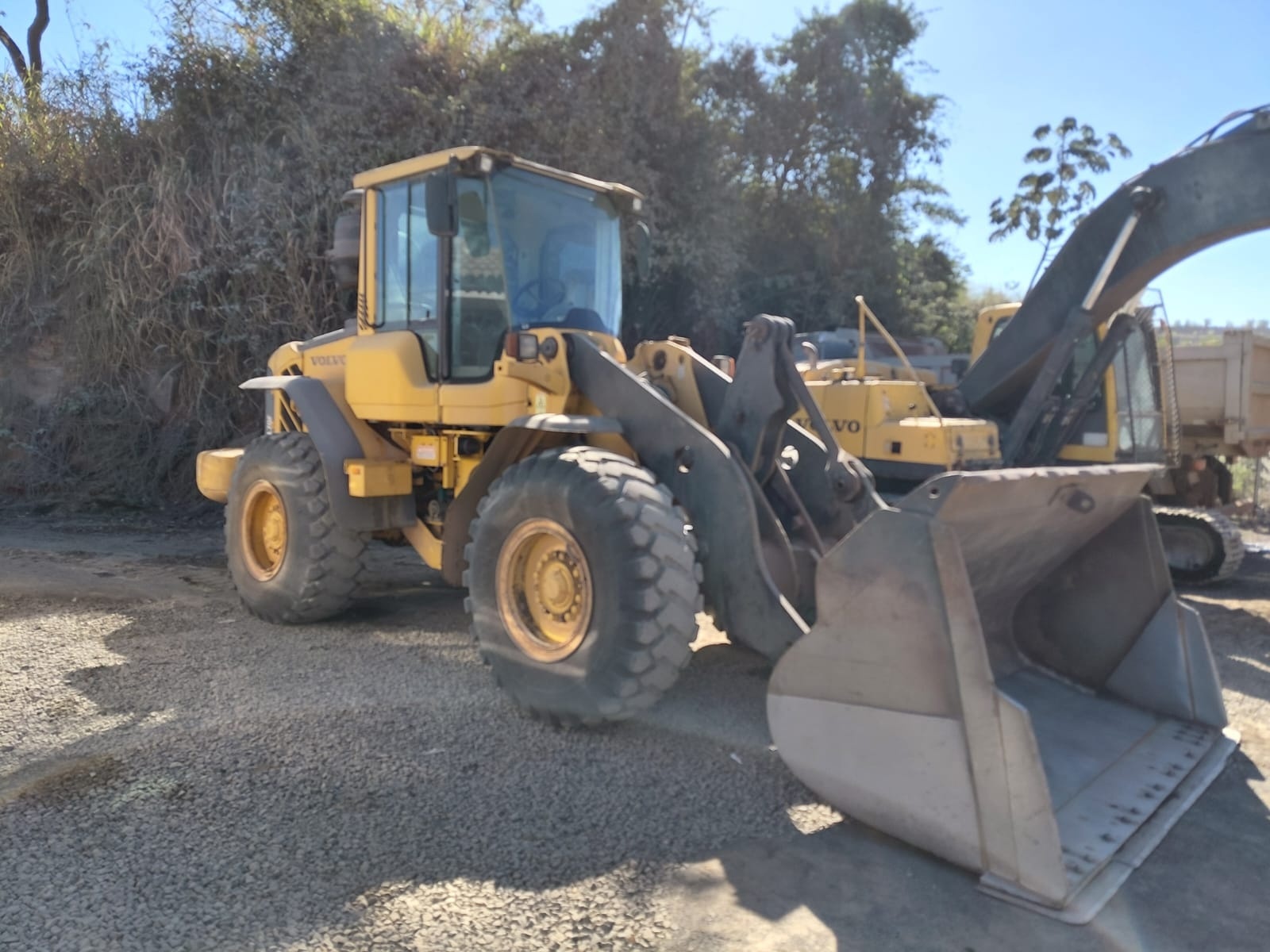 Pá Carregadeira Volvo L70F ano 2008 - L70F - Máquinas de Linha Amarela