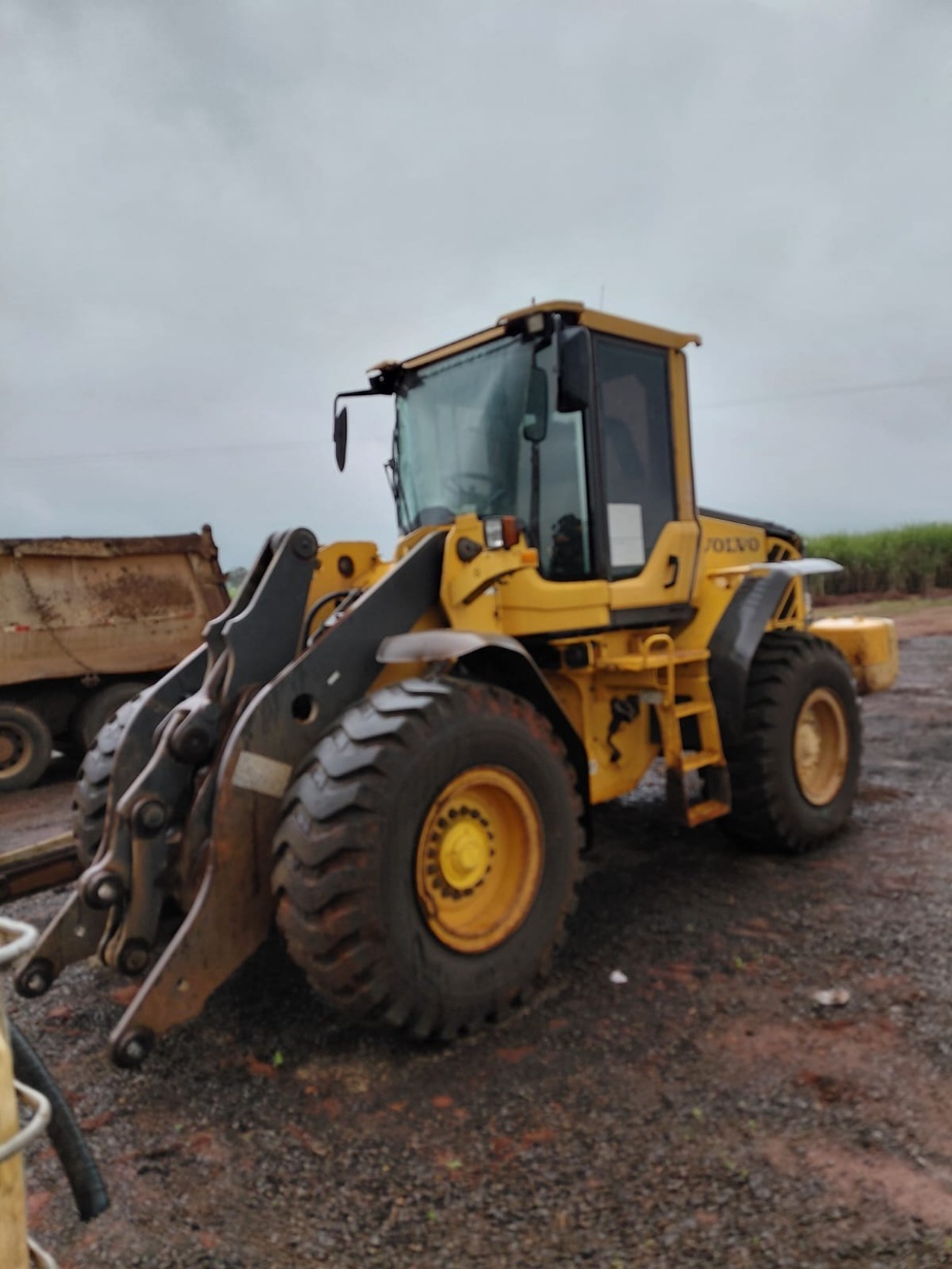 Pá Carregadeira Volvo L90F ano 2014