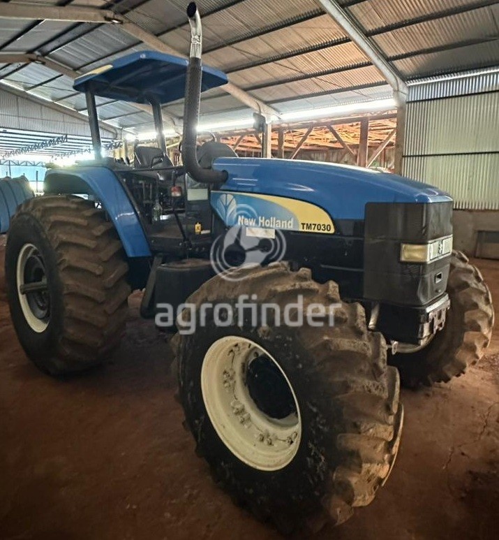 Trator New Holland TM 7030 ano 2010
