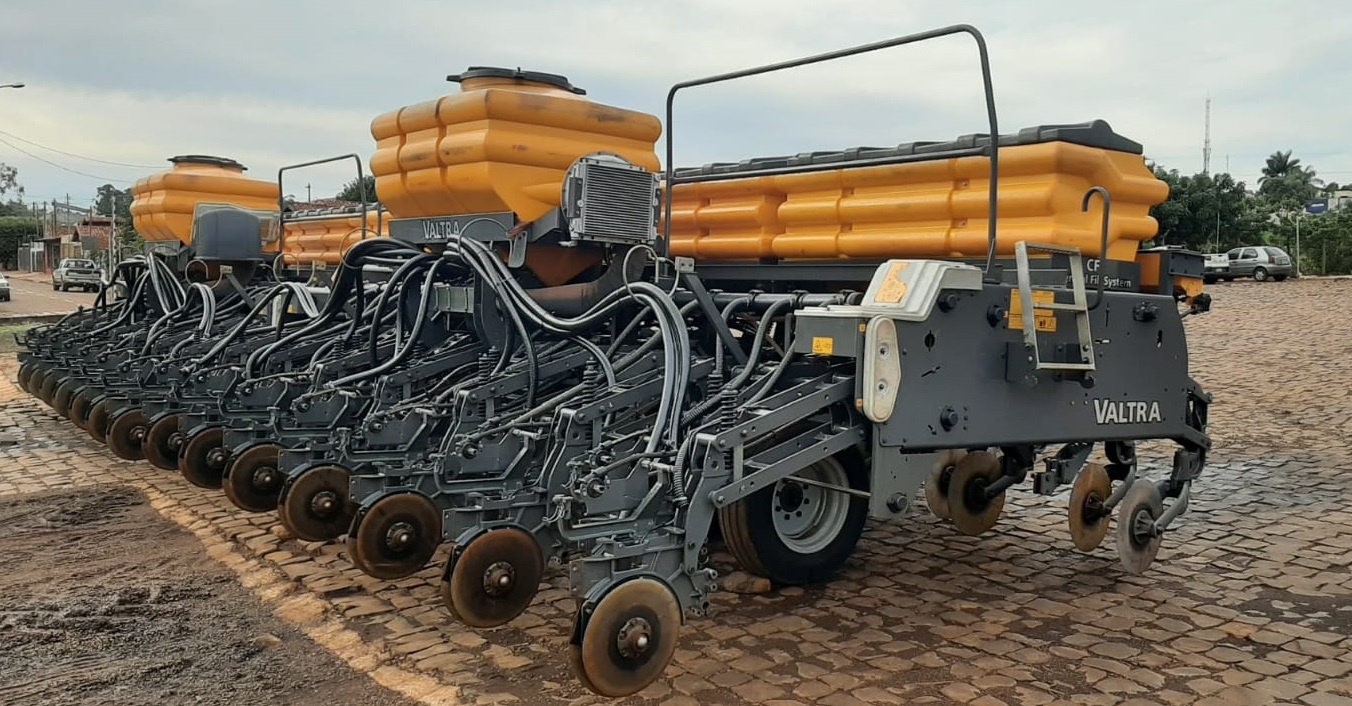 Plantadeira Valtra FRONTIER BP3016 - De 26 a 30 linhas ano 2020