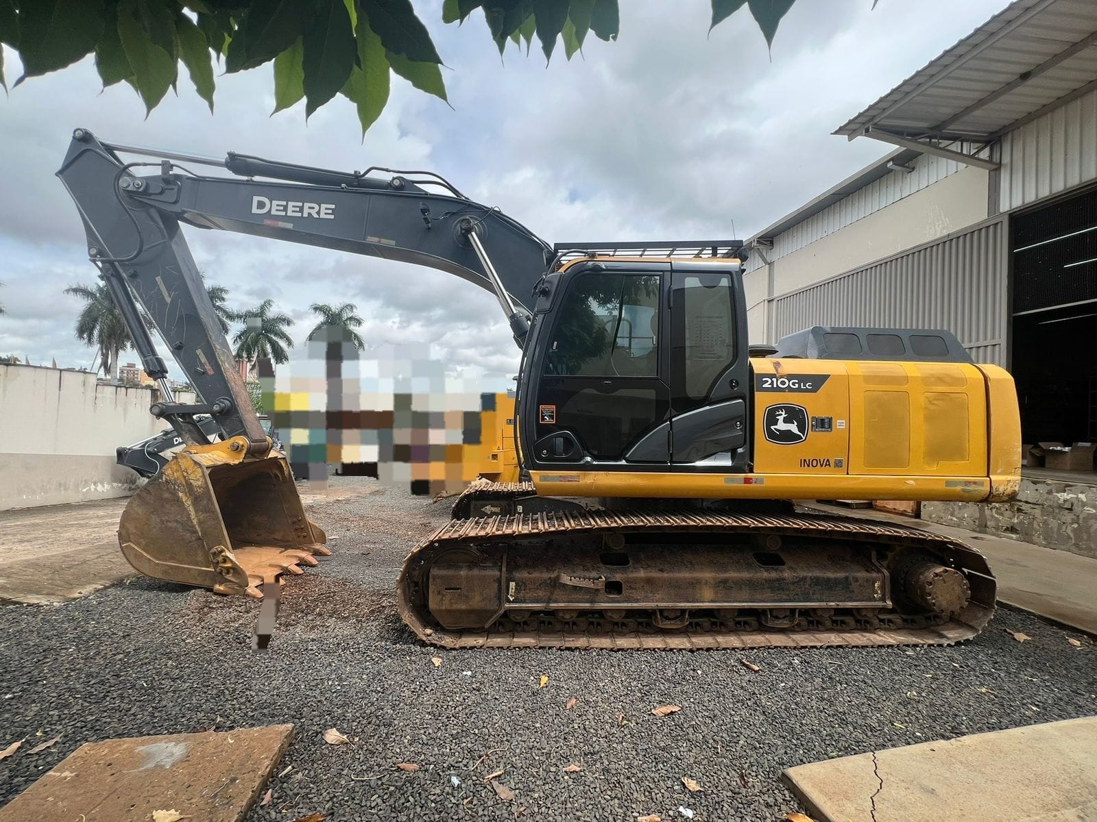 Escavadeira John Deere 210G ano 2023 - 210G - Máquinas de Linha Amarela