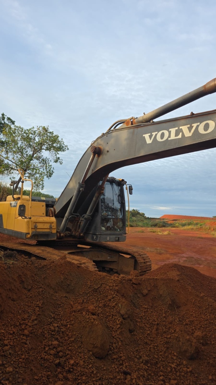 Escavadeira Volvo EC220DL ano 2021 - EC220DL - Máquinas de Linha Amarela