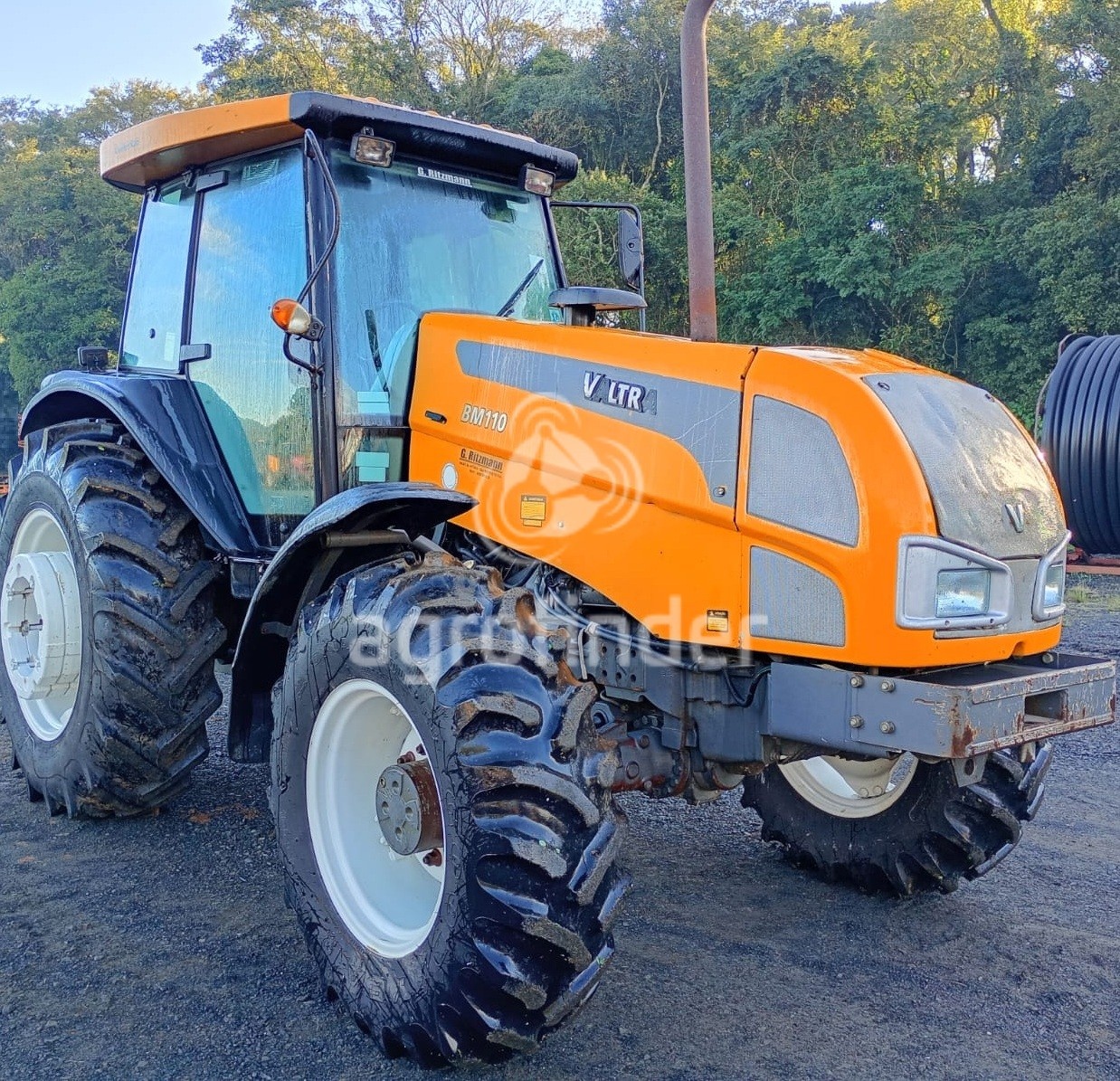Trator Valtra BM 110 ano 2012