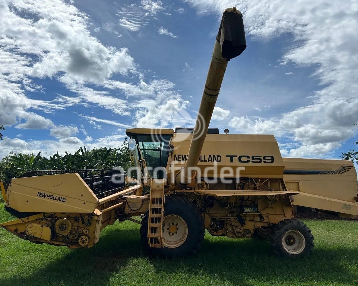 Colheitadeira New Holland TC 59 ano 2002 - TC 59 - Máquinas Agrícolas