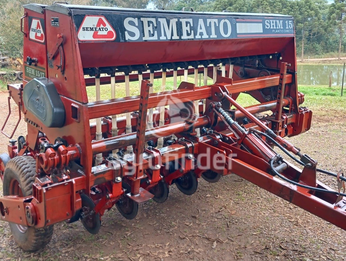 Plantadeira Semeato SHM 15/17 ano 1995 - SHM 15/17 - Implementos para Plantio
