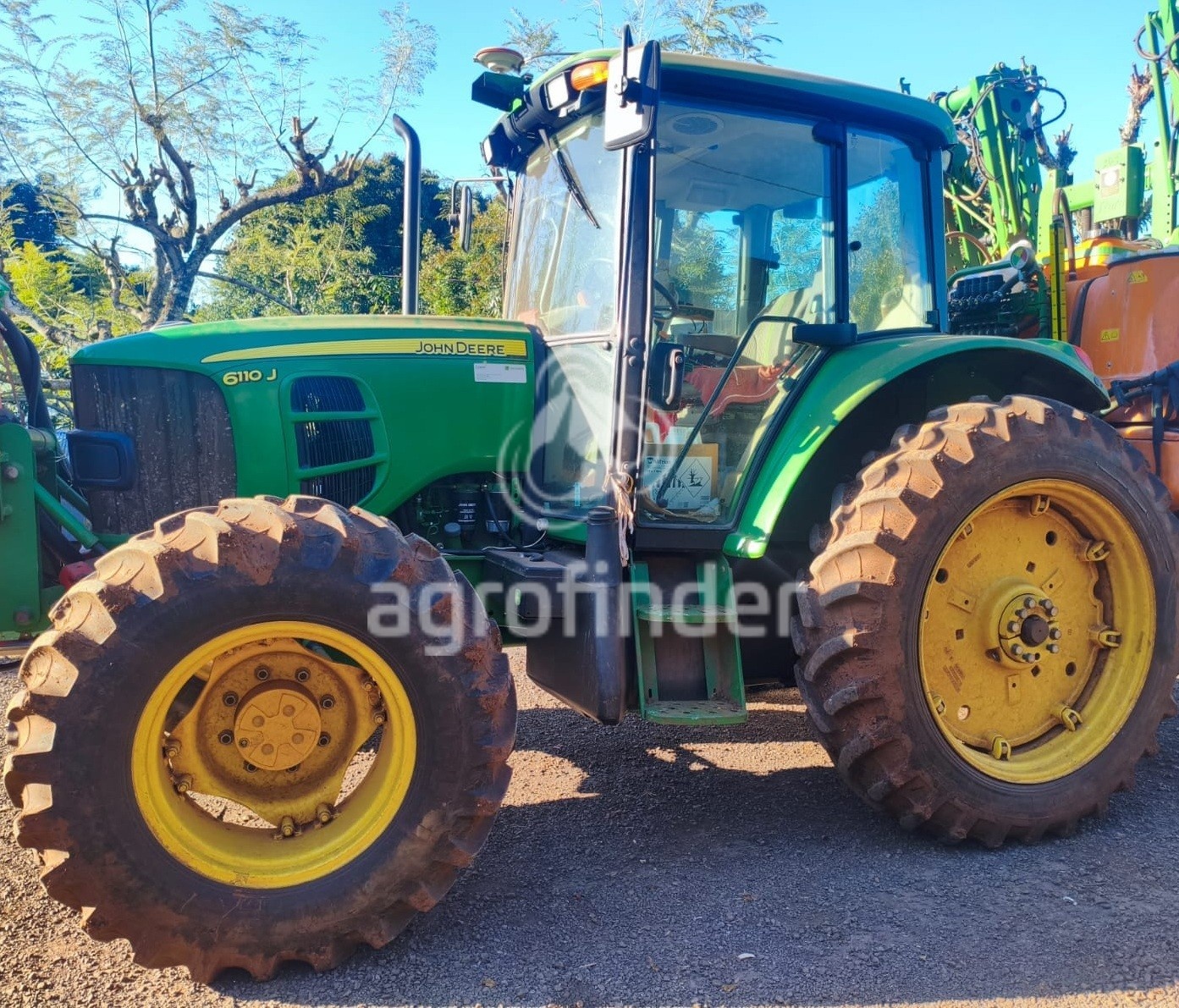 Trator John Deere 6110J ano 2015 - 6110J - Máquinas Agrícolas