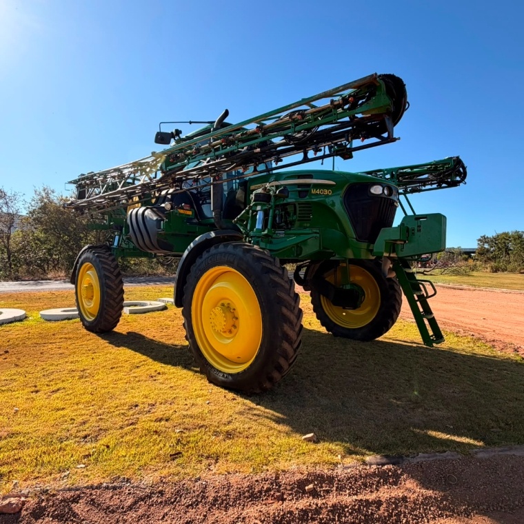 Pulverizador Autopropelido John Deere M4030 ano 2021