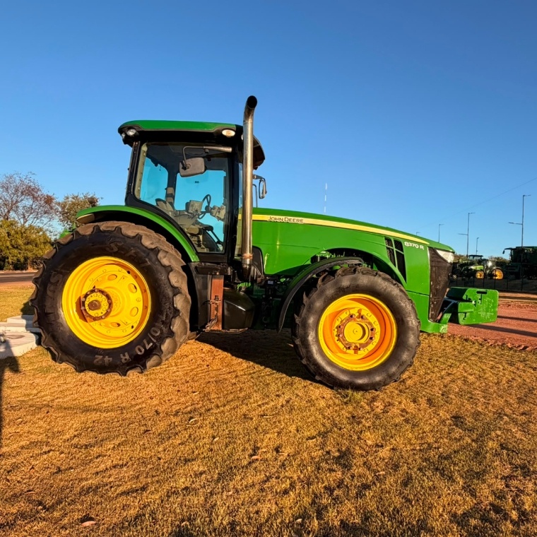 Trator John Deere 8370R ano 2017