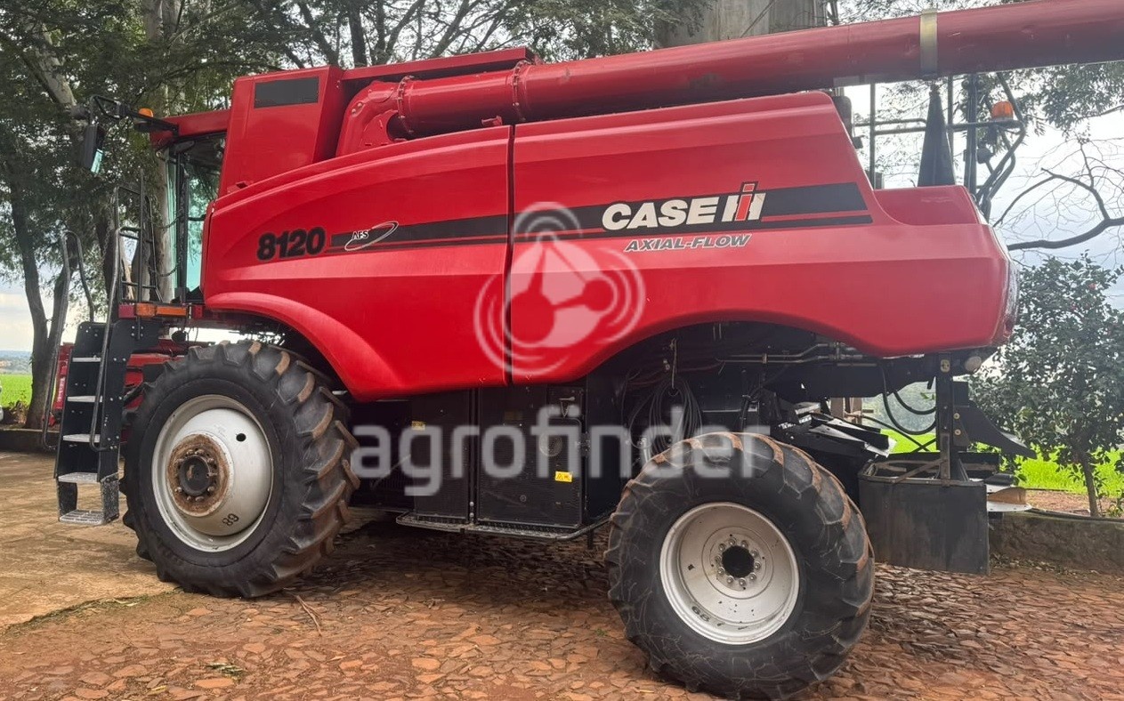 Colheitadeira Case IH Axial-Flow 8120 ano 2010
