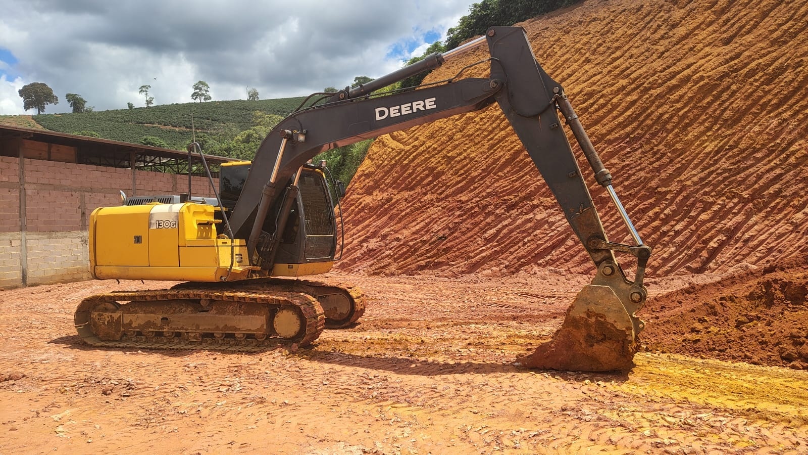 Escavadeira John Deere 130G ano 2018