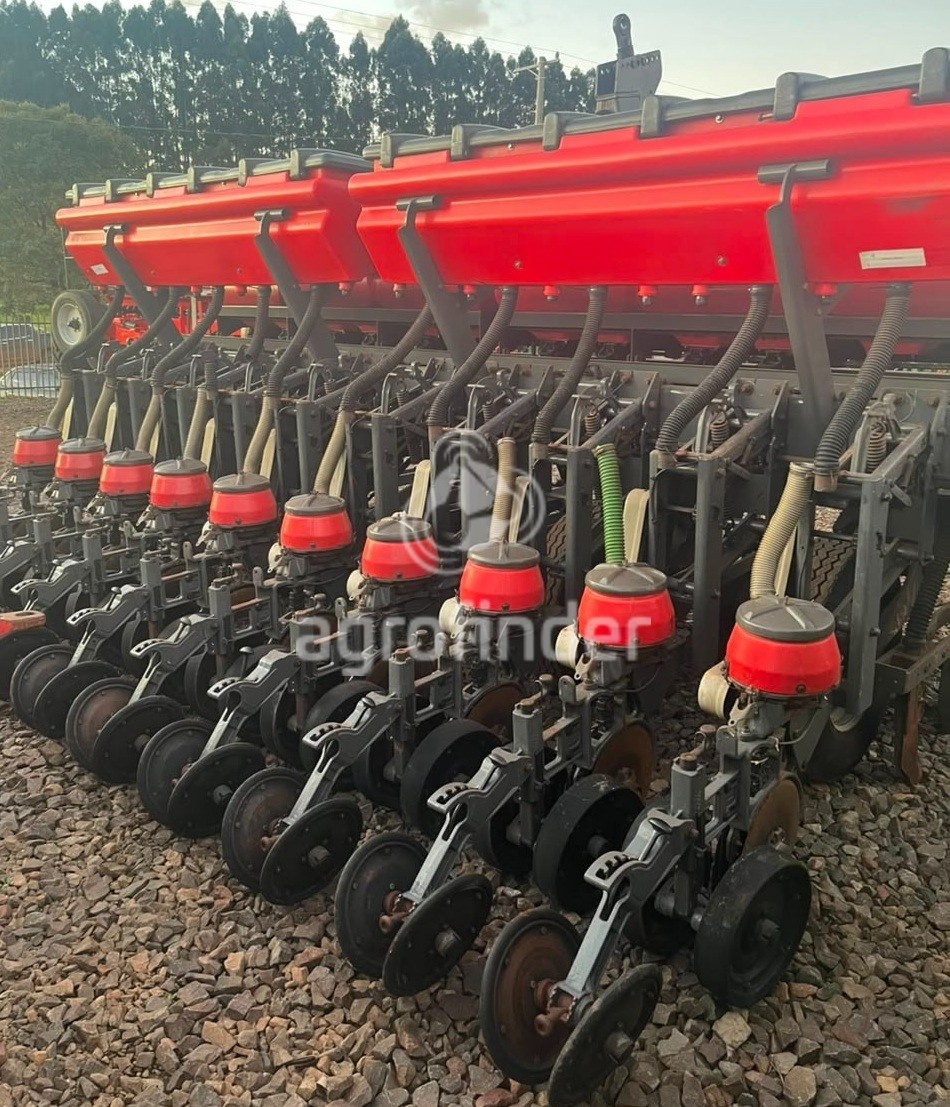 Plantadeira Massey Ferguson MF510 ano 2017