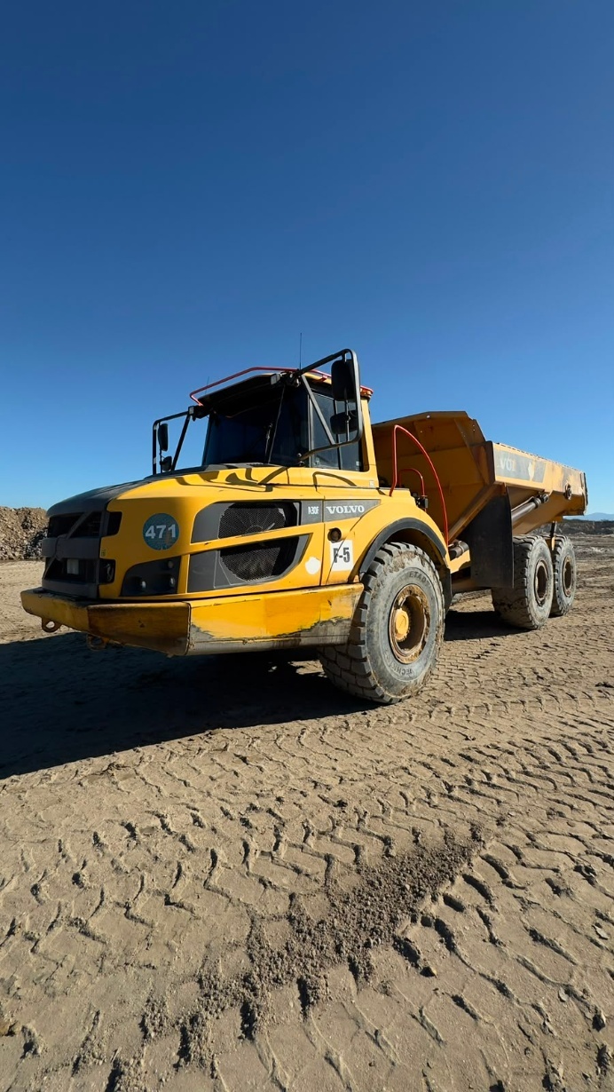 Caminhão Articulado Volvo A30G ano 2012