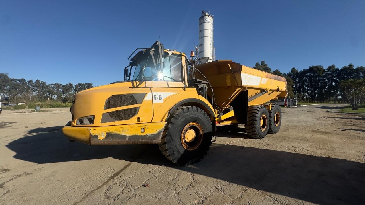 Caminhão Articulado Volvo A30G ano 2012 - A30G - Máquinas para Mineração