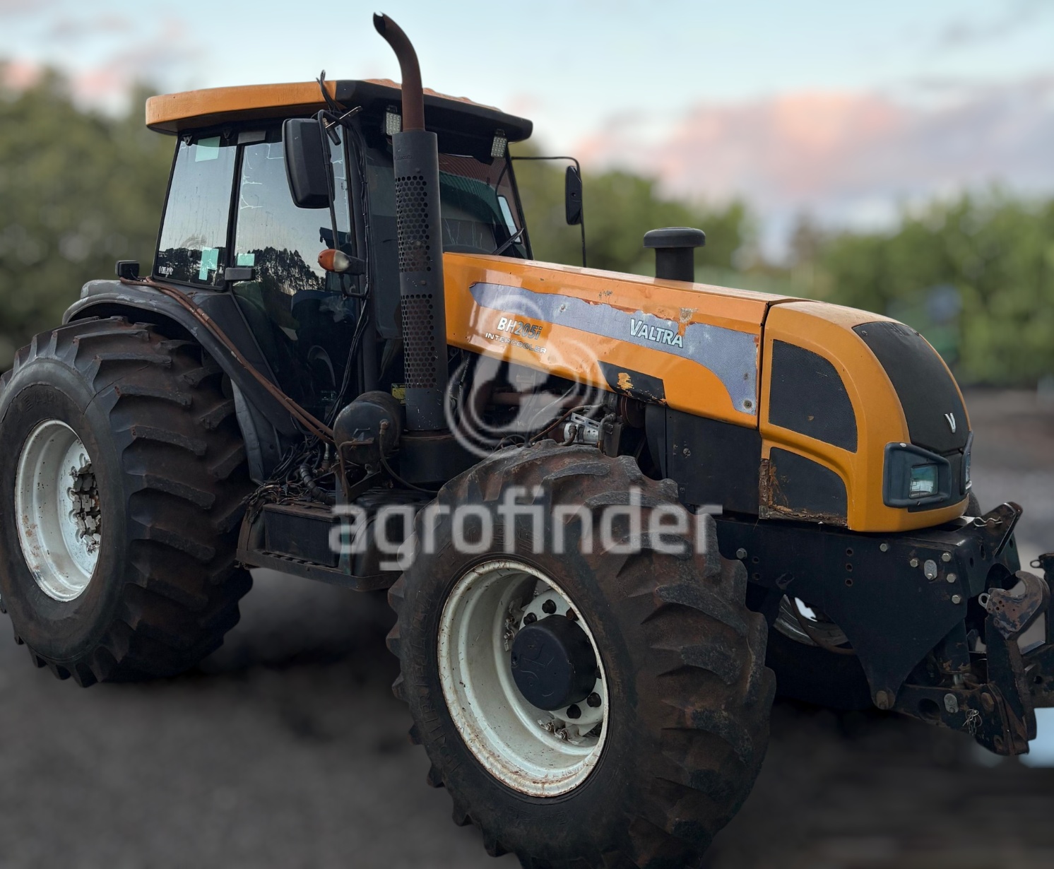 Trator Valtra BH205i ano 2009 - BH205i - Máquinas Agrícolas