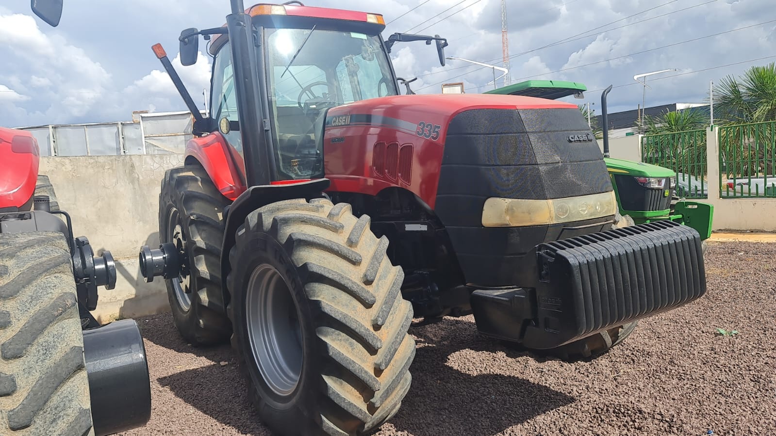 Trator Case MAGNUM 335 ano 2009 - MAGNUM 335 - Máquinas Agrícolas