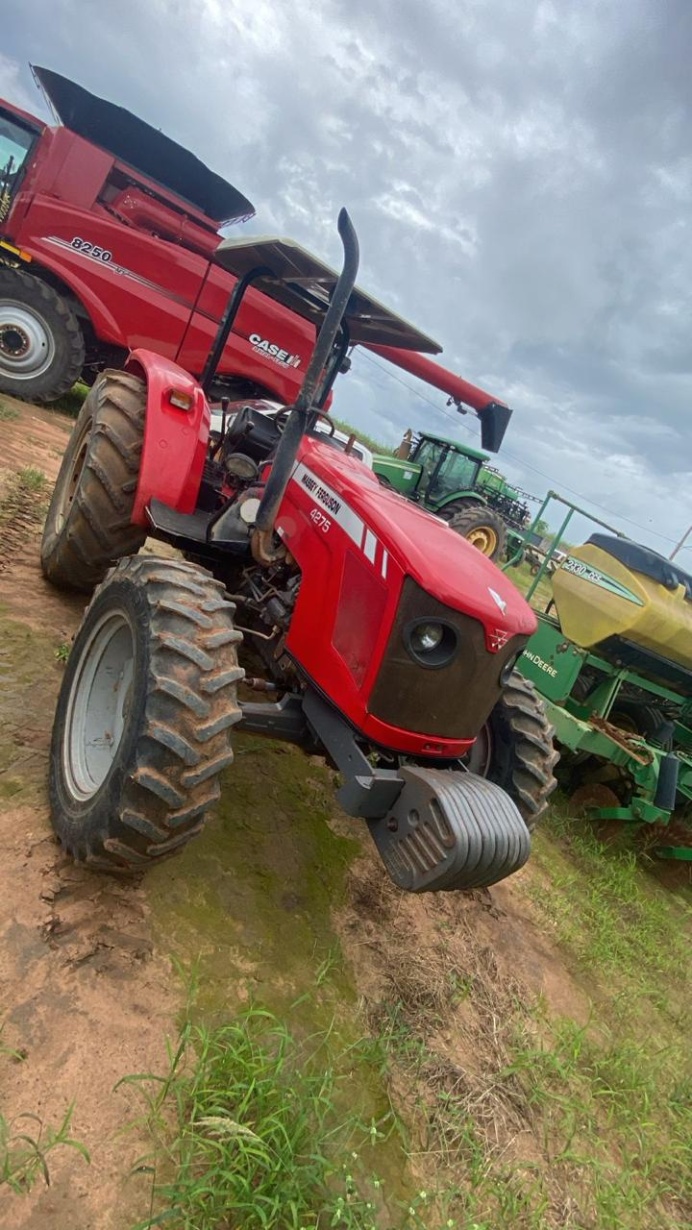 Trator Massey Ferguson MF 4275 ano 2013 - MF 4275 - Máquinas Agrícolas