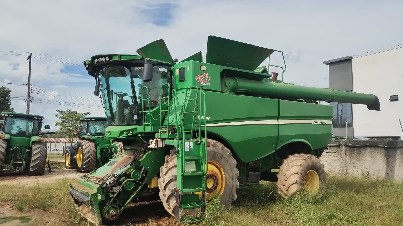 Colheitadeira John Deere S680 ano 2014 - S680 - Máquinas Agrícolas