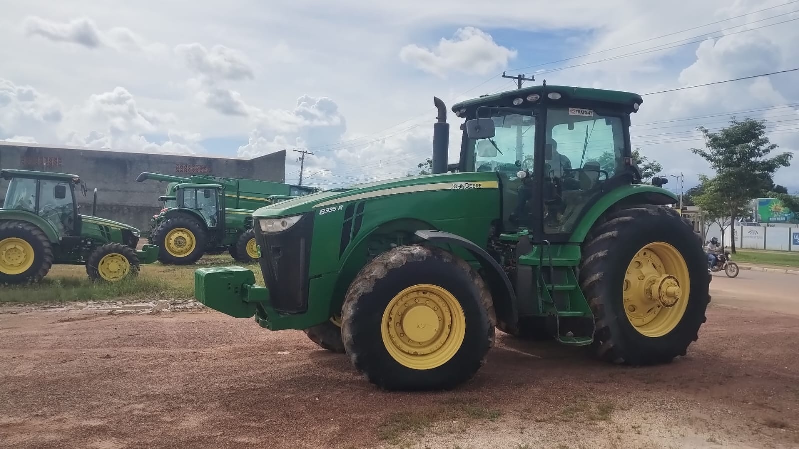 Trator John Deere 8335R ano 2012 - 8335R - Máquinas Agrícolas