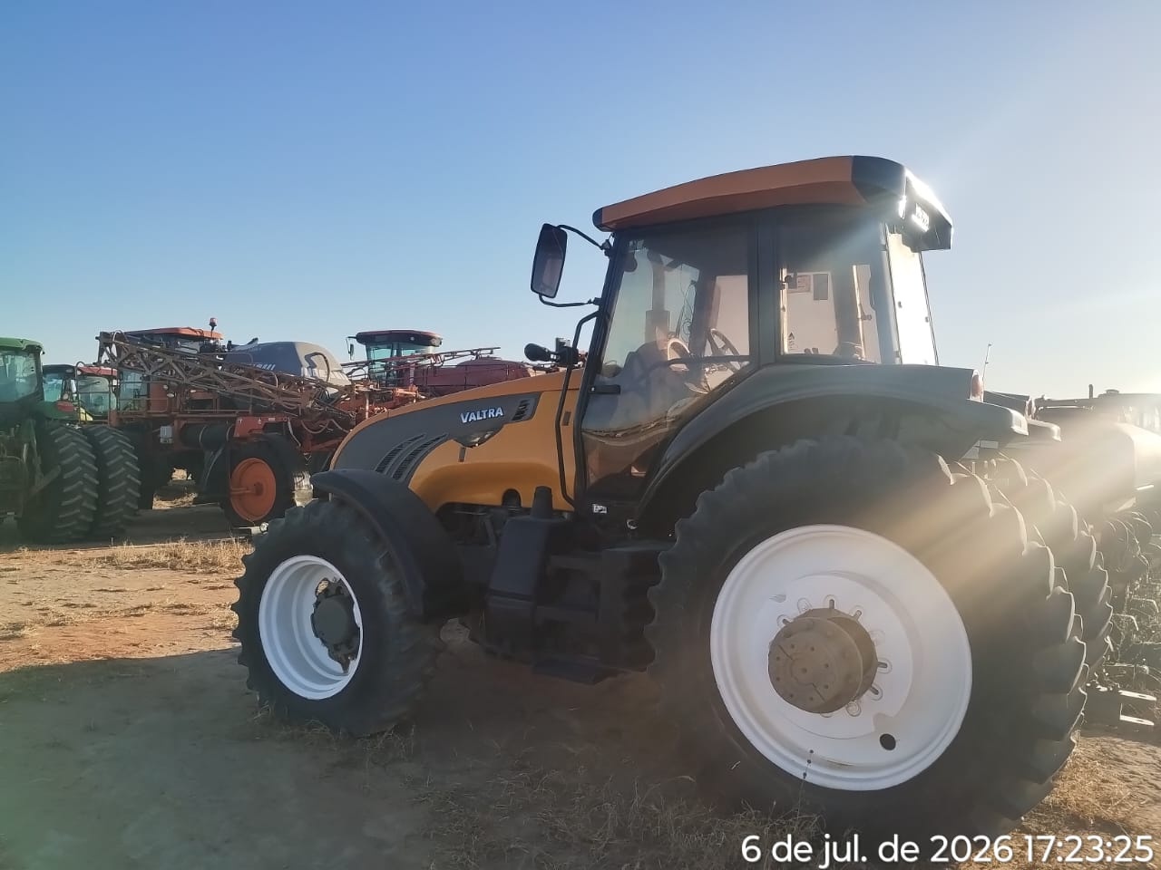 Trator Valtra BT 210 ano 2011