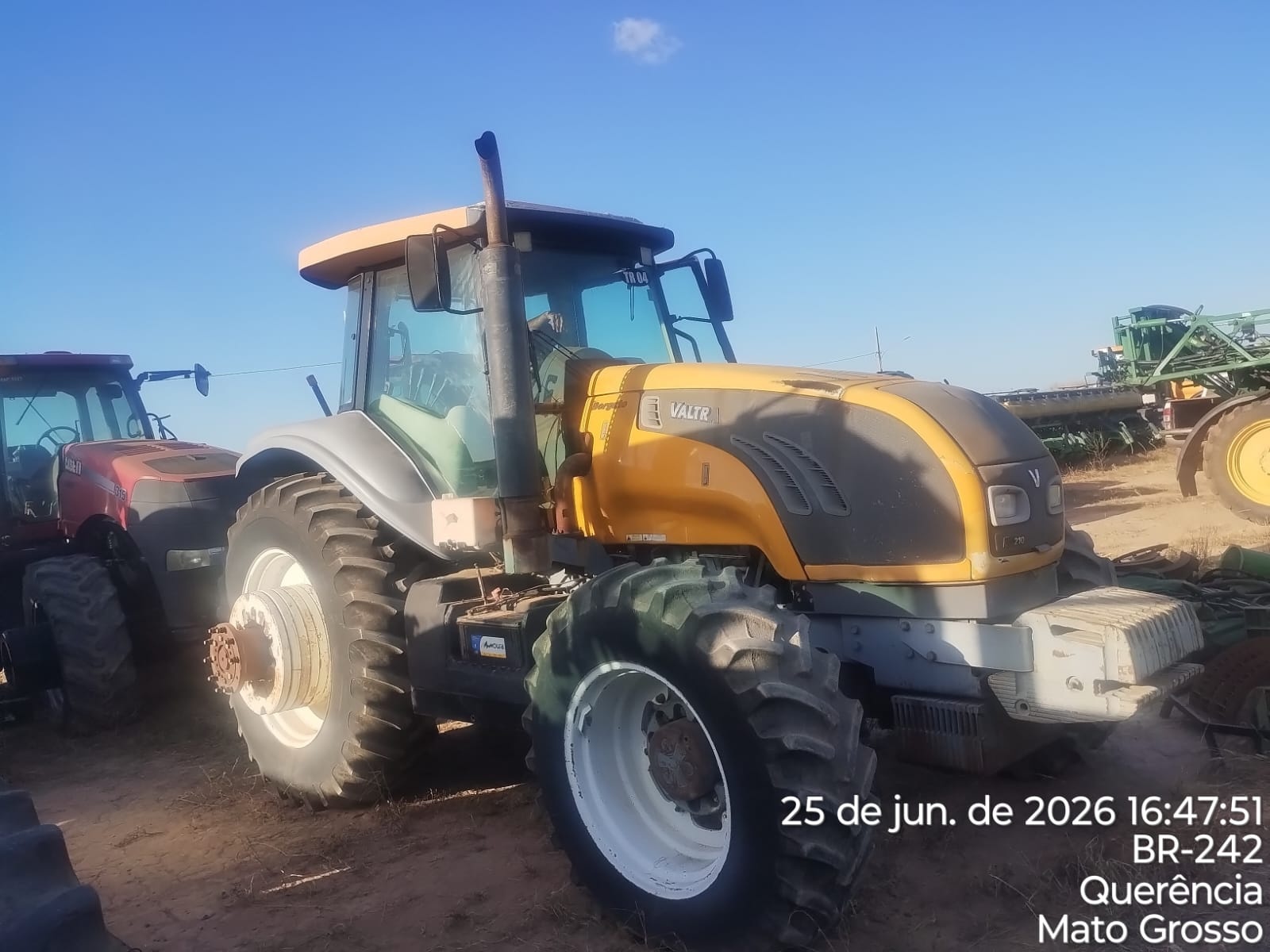 Trator Valtra BT 210 ano 2011