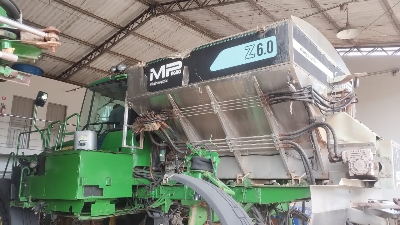 Distribuidor MP Agro 4730 ano 2011 - 4730 - Implementos para Manutenção