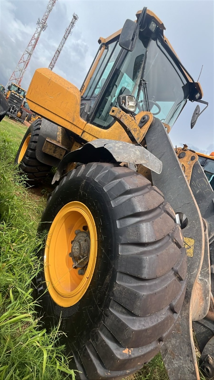 Pá Carregadeira Volvo L60F ano 2022 - L60F - Máquinas de Linha Amarela