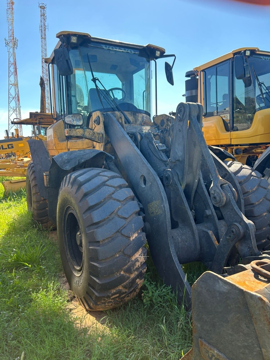 Pá Carregadeira Volvo L70F ano 2022 - L70F - Máquinas de Linha Amarela