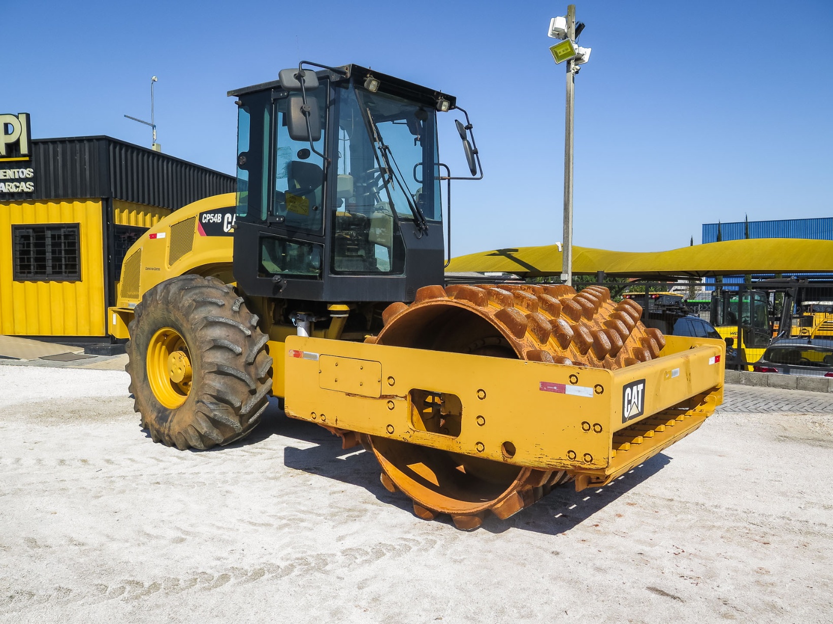 Rolo Compactador Caterpillar CP54B ano 2014 - CP54B - Pavimentação e Infraestrutura