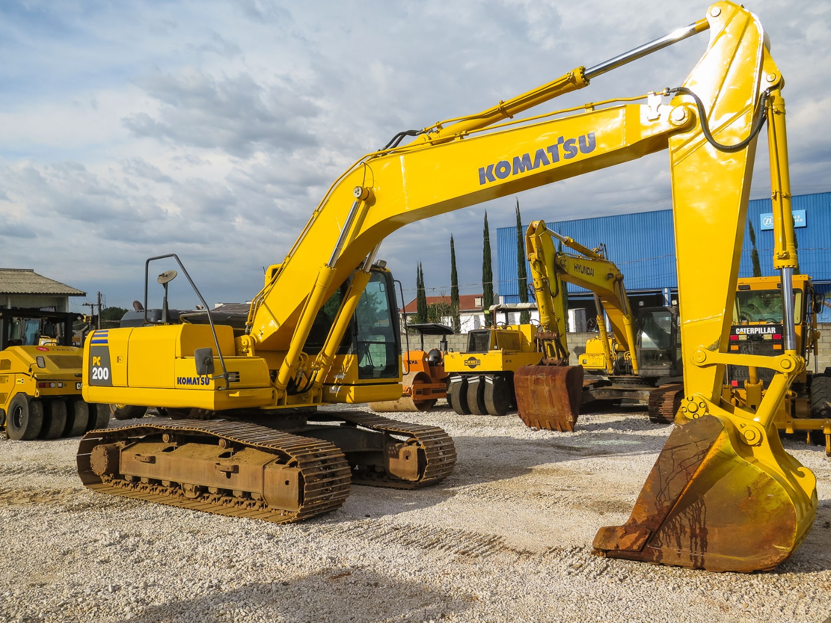 Escavadeira Komatsu PC200 ano 2014 - PC200 - Máquinas de Linha Amarela