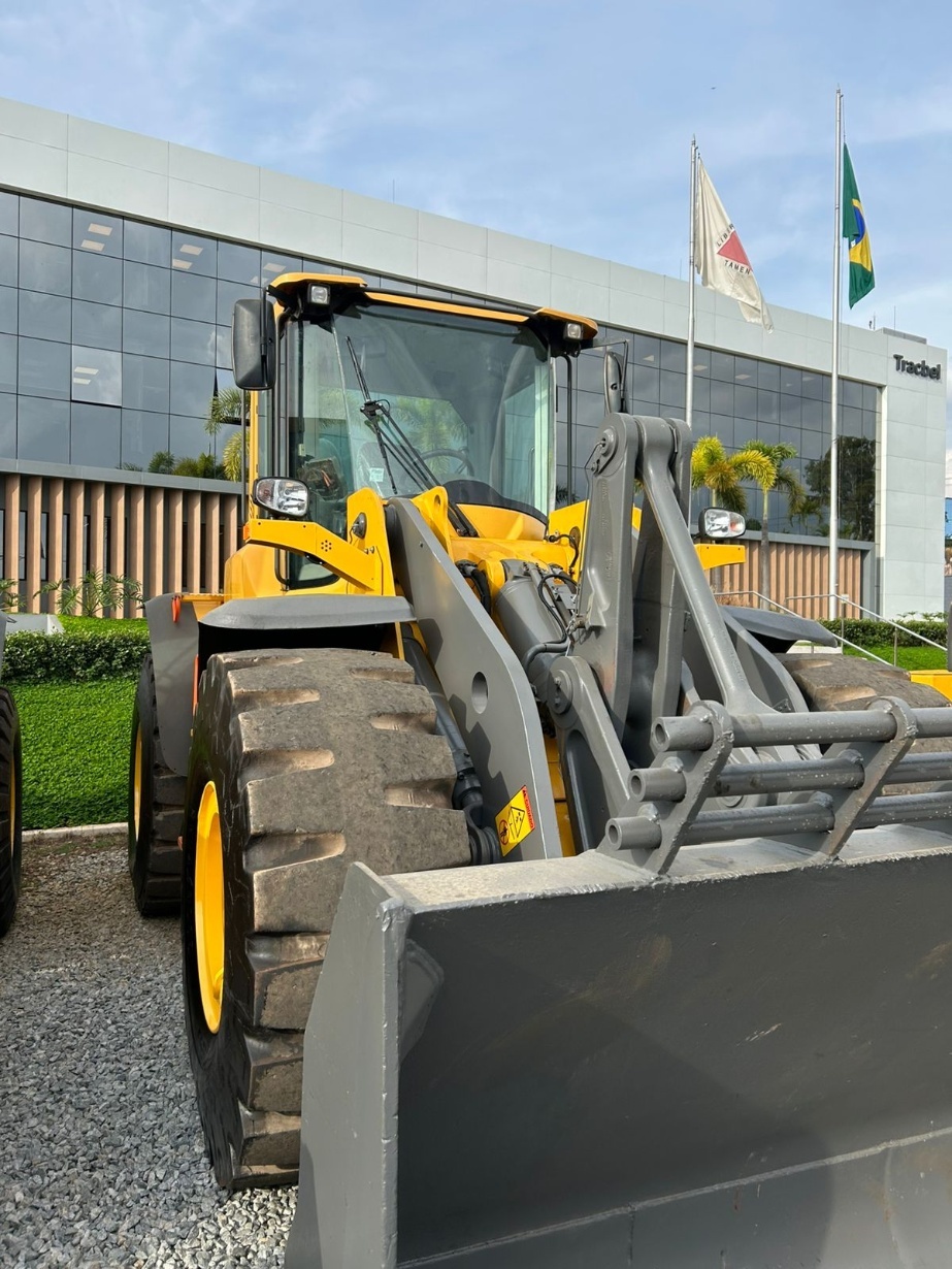 Pá Carregadeira Volvo L120F ano 2023 - L120F - Máquinas de Linha Amarela
