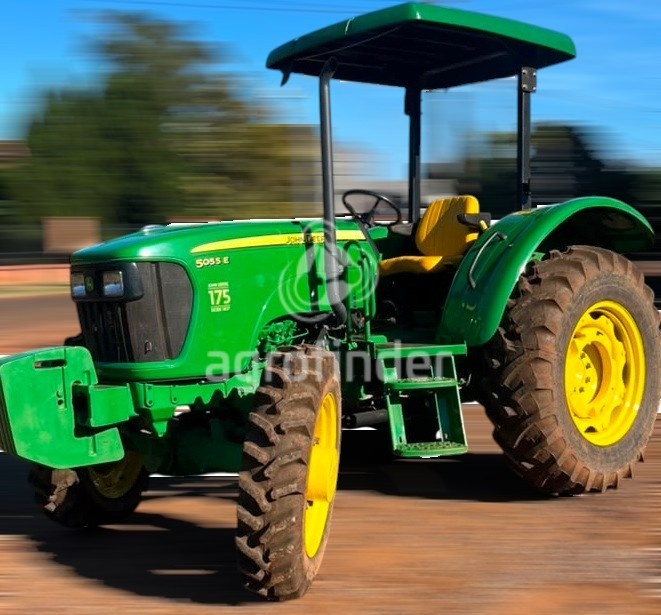 Trator John Deere 5055E ano 2012 - 5055E - Máquinas Agrícolas