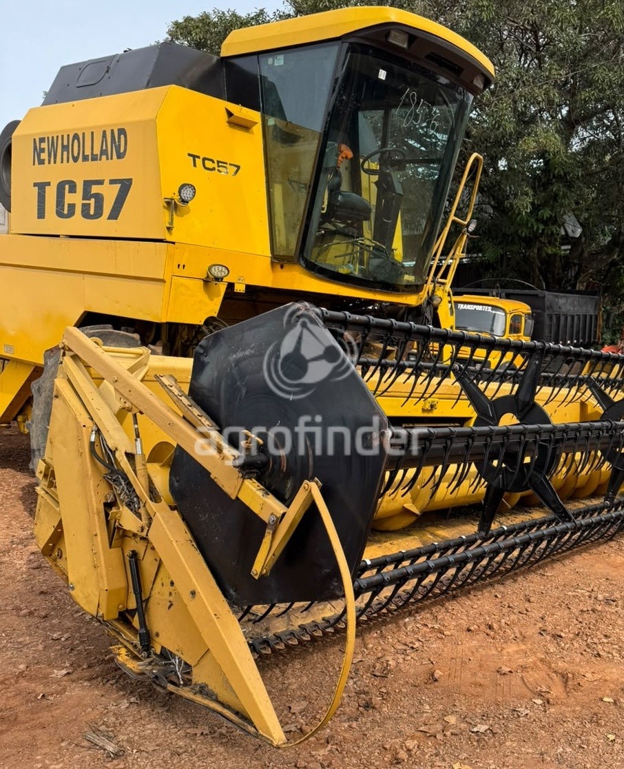 Colheitadeira New Holland TC 57 ano 2008 2008, Comprar por R