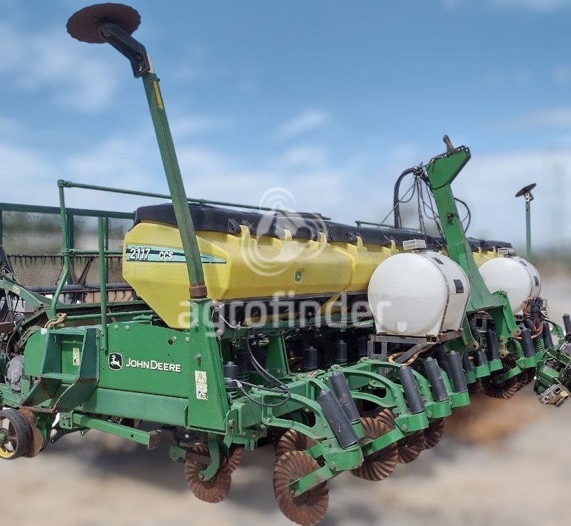 Plantadeira John Deere 2117 CCS ano 2010 - 2117 CCS - Implementos para Plantio