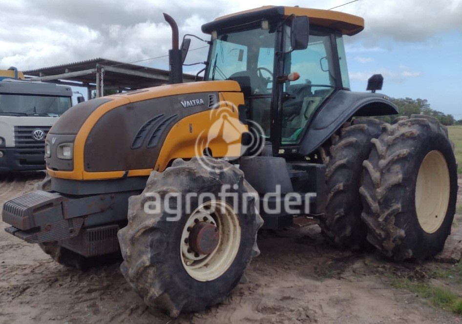 Trator Valtra BT 210 ano 2014 - BT 210 - Máquinas Agrícolas