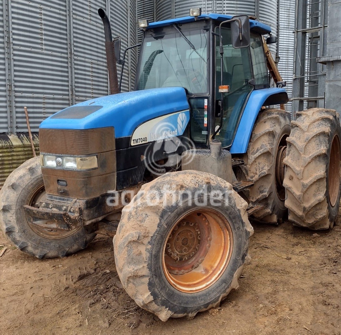 Trator New Holland TM 7040 ano 2010 - TM 7040 - Máquinas Agrícolas