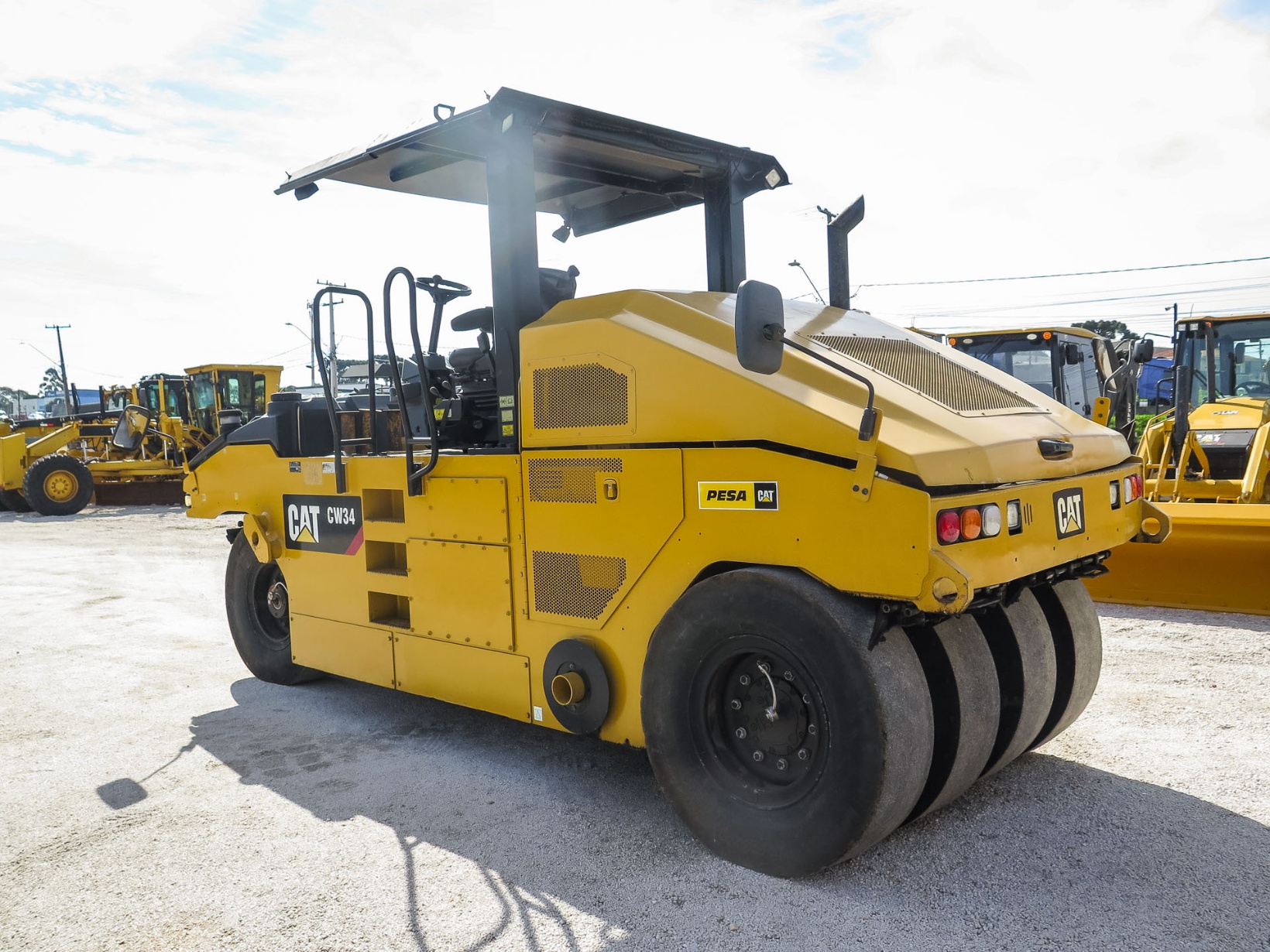 Rolo Compactador Caterpillar CW34 ano 2014 - CW34 - Pavimentação e Infraestrutura