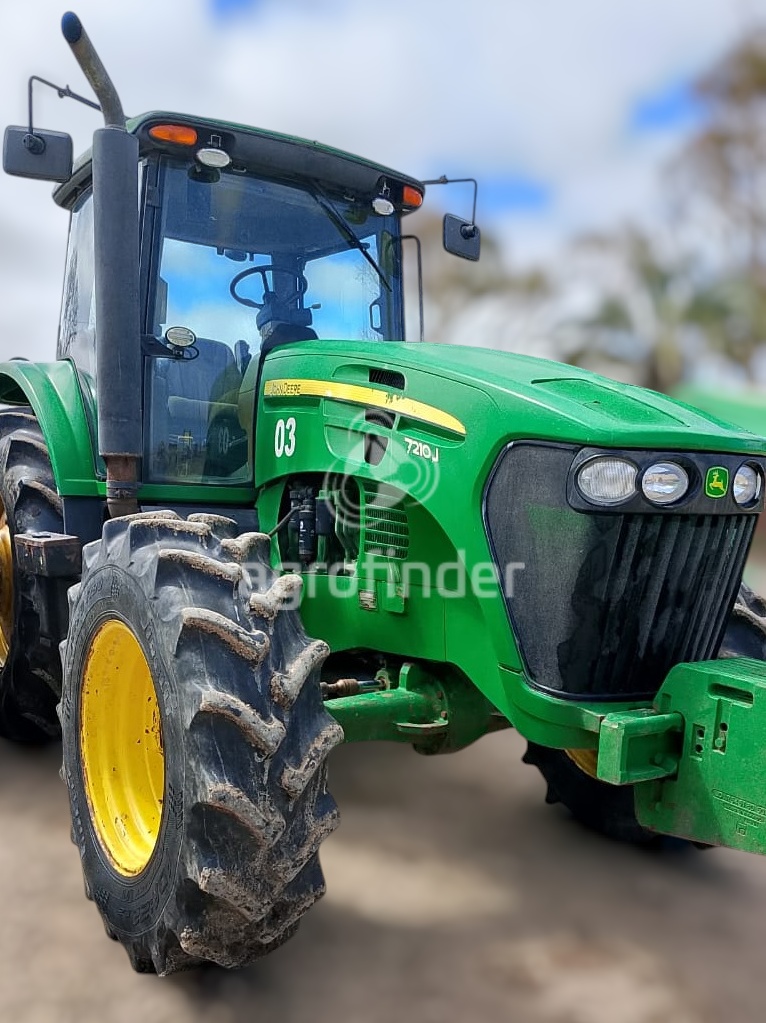 Trator John Deere 7210J ano 2010
