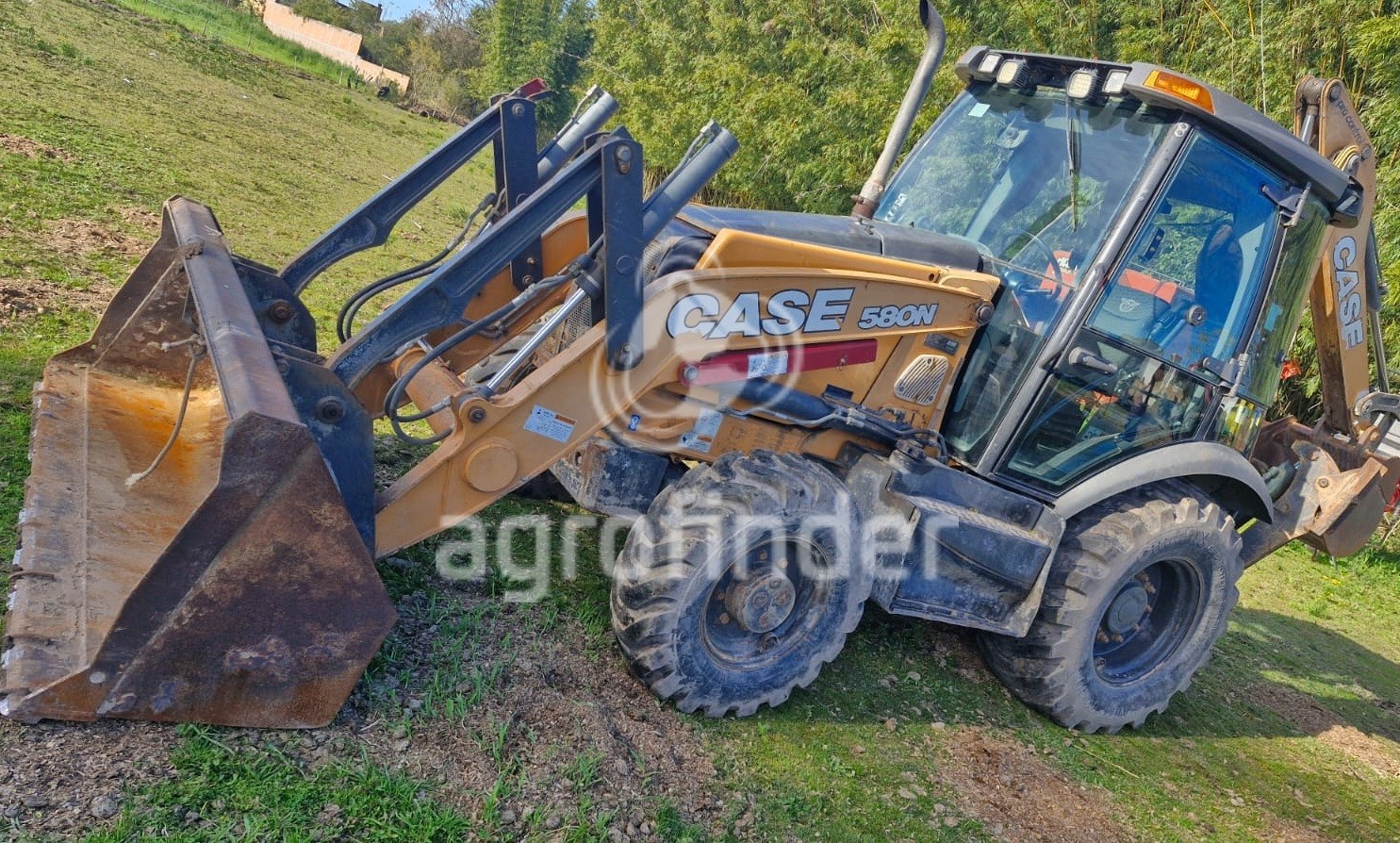 Retroescavadeira Case 580 N ano 2021 - 580 N - Máquinas de Linha Amarela