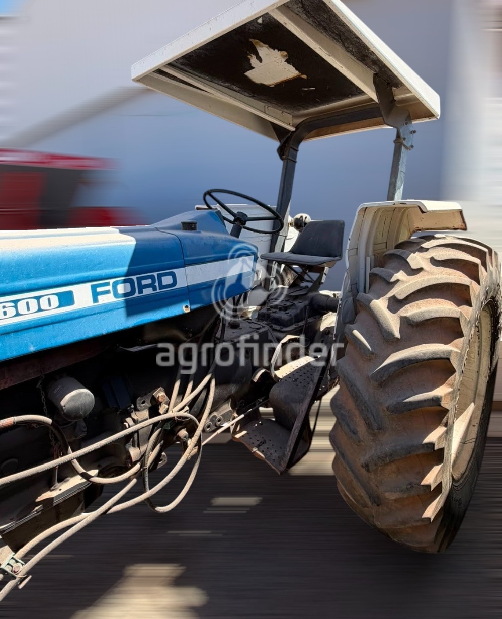 Trator Ford 6600 ano 1985 - 6600 - Máquinas Agrícolas
