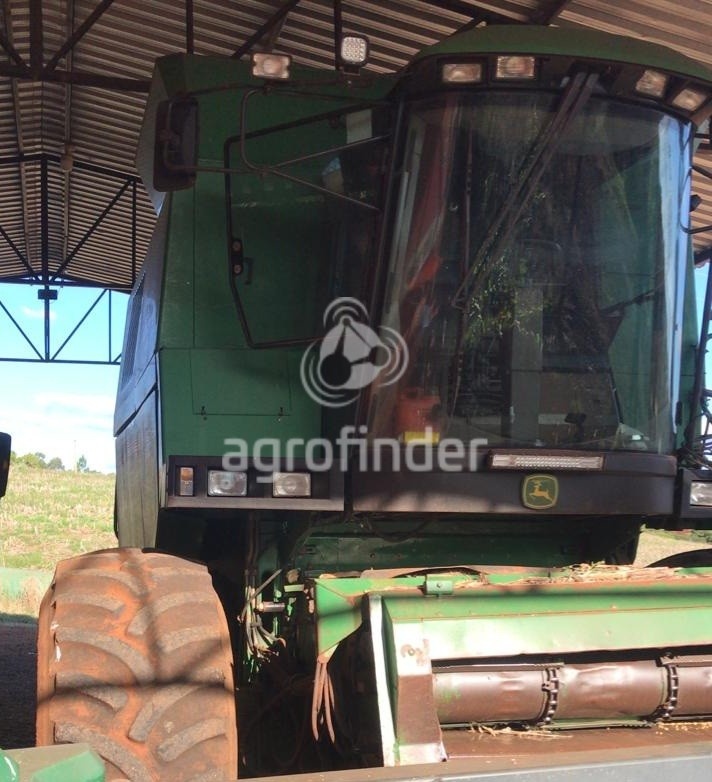 Colheitadeira John Deere 1550 ano 2004