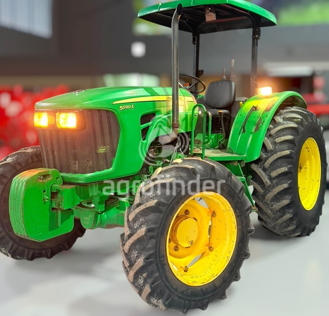 Trator John Deere 5090E ano 2014 - 5090E - Máquinas Agrícolas