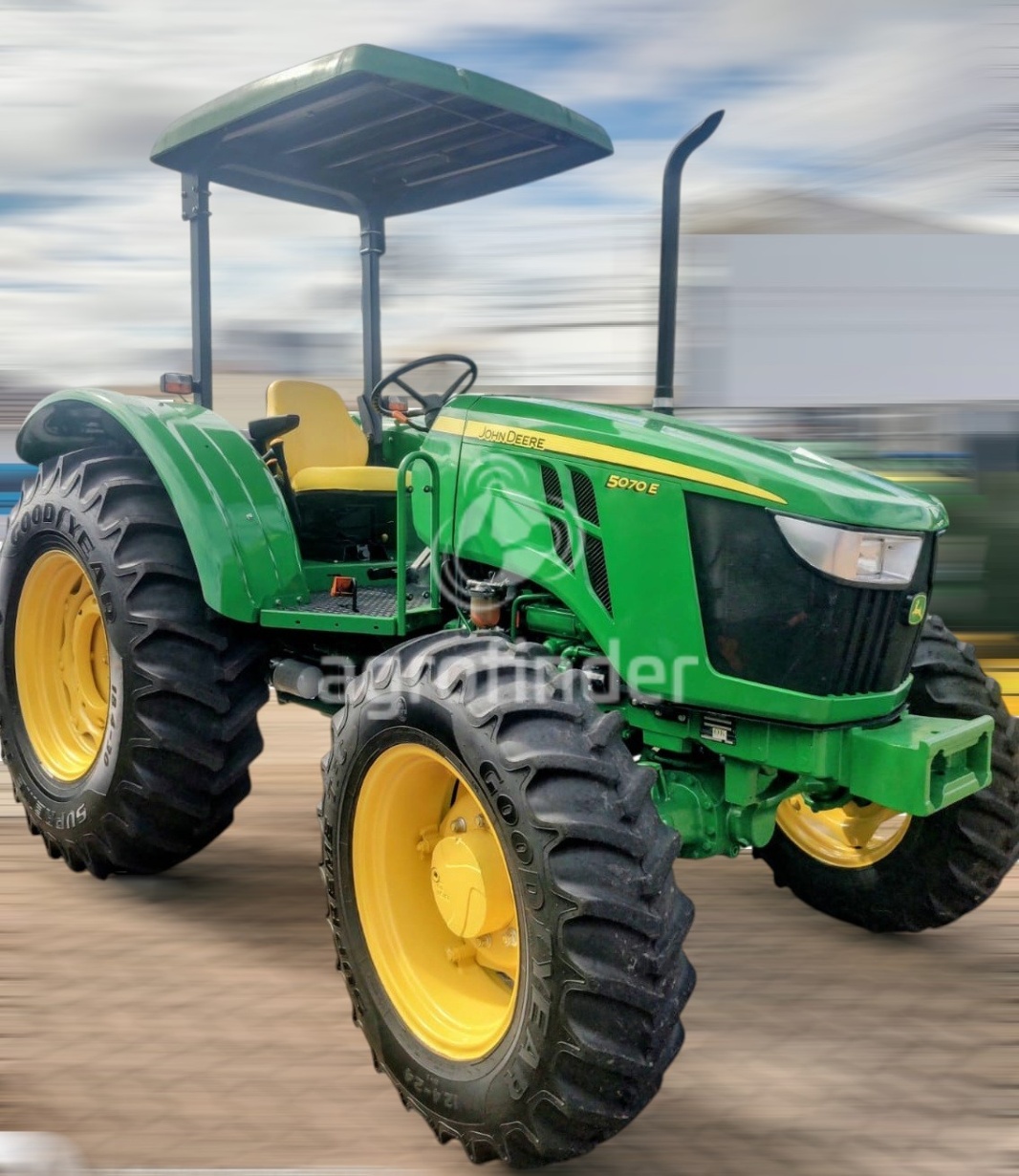 Trator John Deere 5070E ano 2023