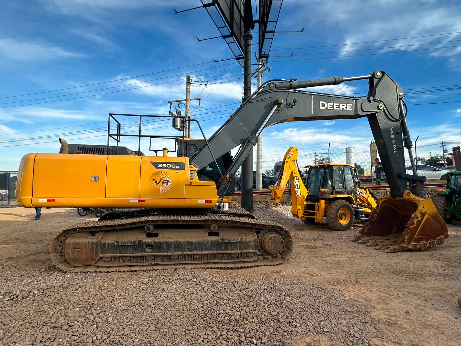 Escavadeira John Deere 350G ano 2022 - 350G - Máquinas de Linha Amarela