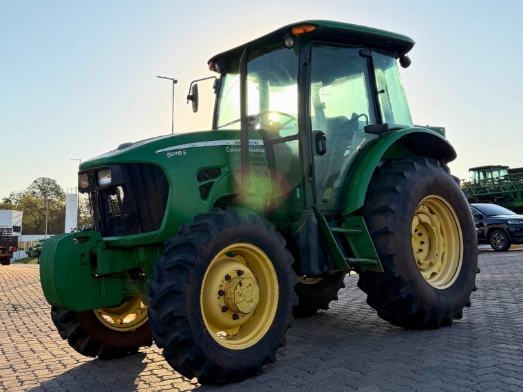 Trator John Deere 5078 E ano 2015