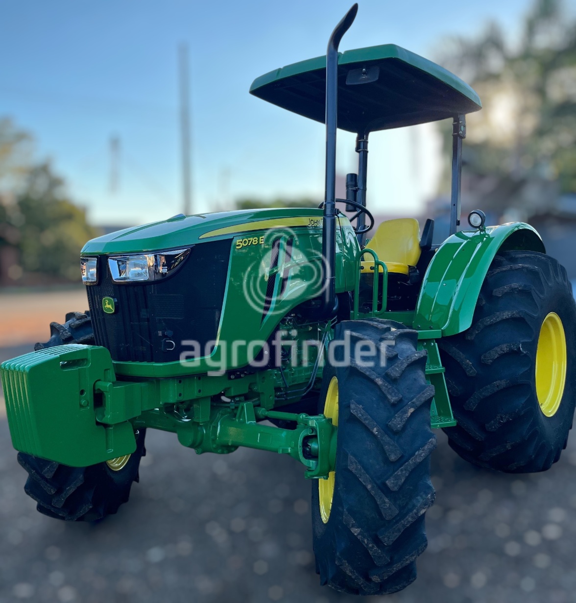 Trator John Deere 5078 E ano 2022